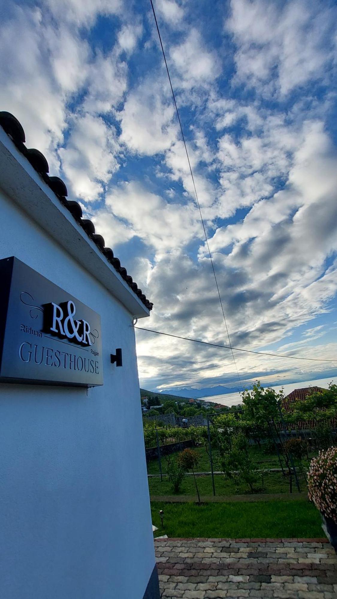 R&R Gesthouse Hotel Shiroka Exterior photo