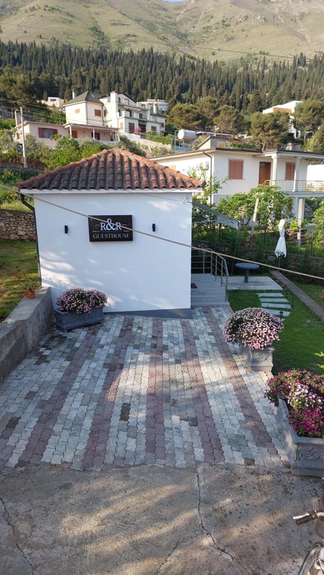 R&R Gesthouse Hotel Shiroka Exterior photo