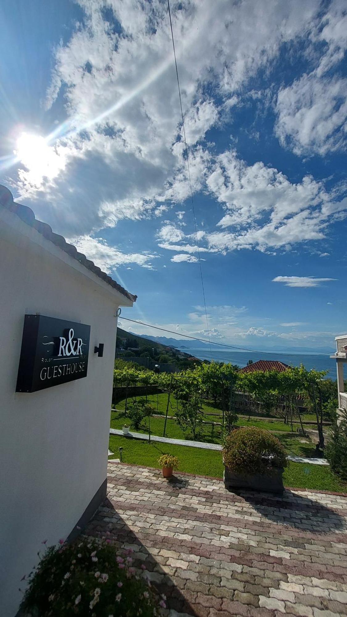 R&R Gesthouse Hotel Shiroka Exterior photo